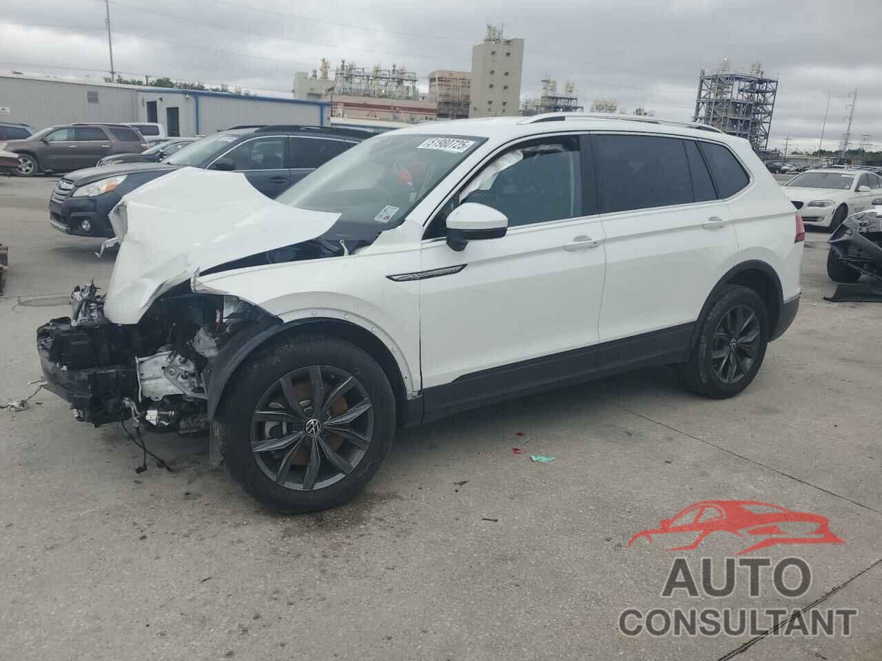 VOLKSWAGEN TIGUAN 2023 - 3VV3B7AX7PM117286