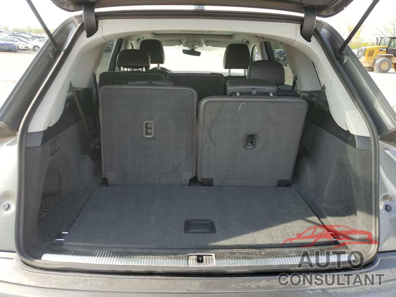 AUDI Q7 2018 - WA1LAAF70JD005465