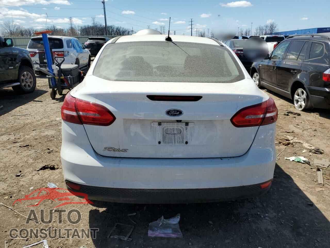 FORD FOCUS 2017 - 1FADP3E29HL222125