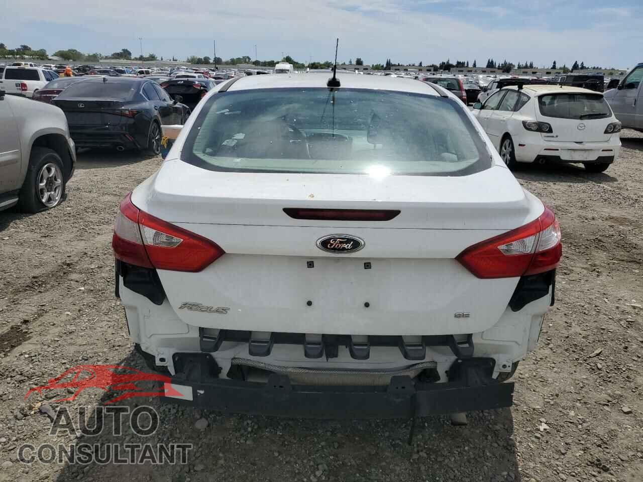 FORD FOCUS 2014 - 1FADP3F28EL301537