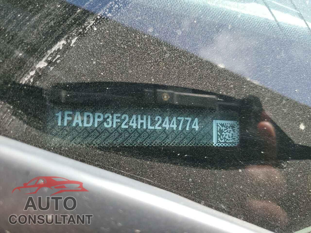 FORD FOCUS 2017 - 1FADP3F24HL244774