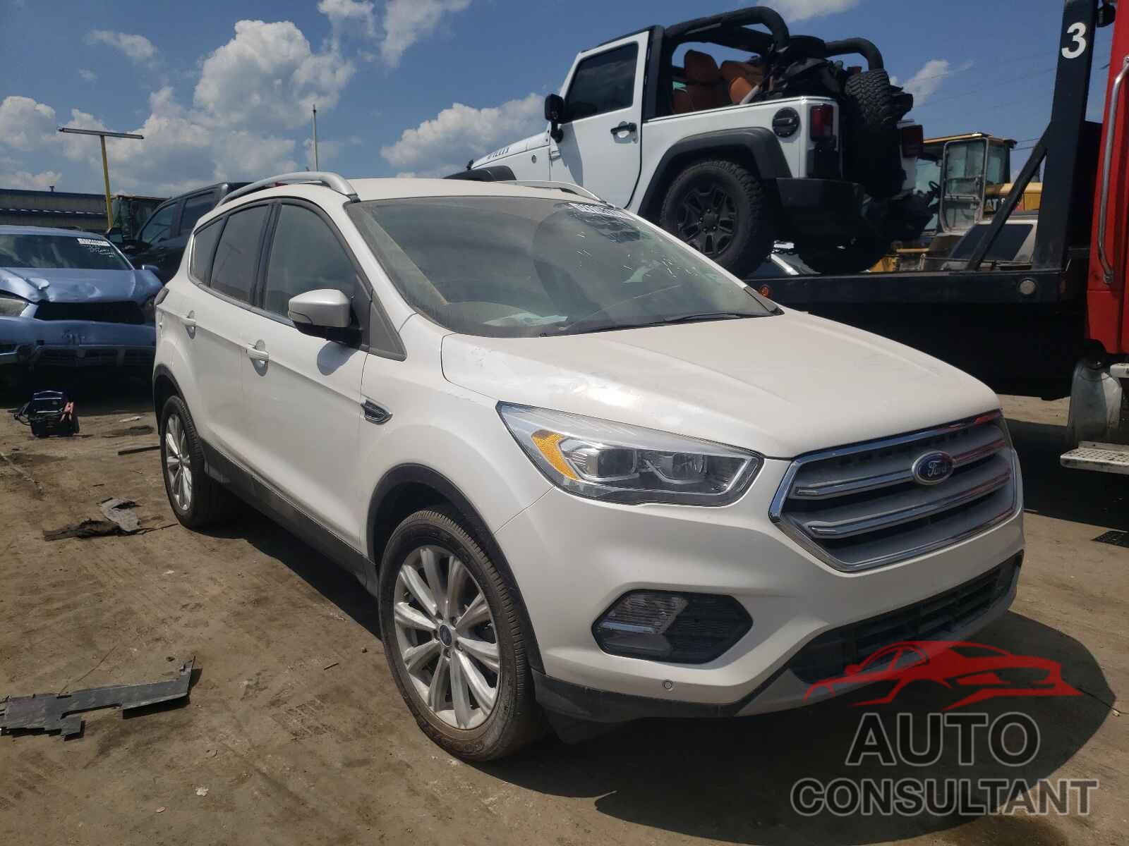 FORD ESCAPE 2018 - 1FMCU9J95JUA30023