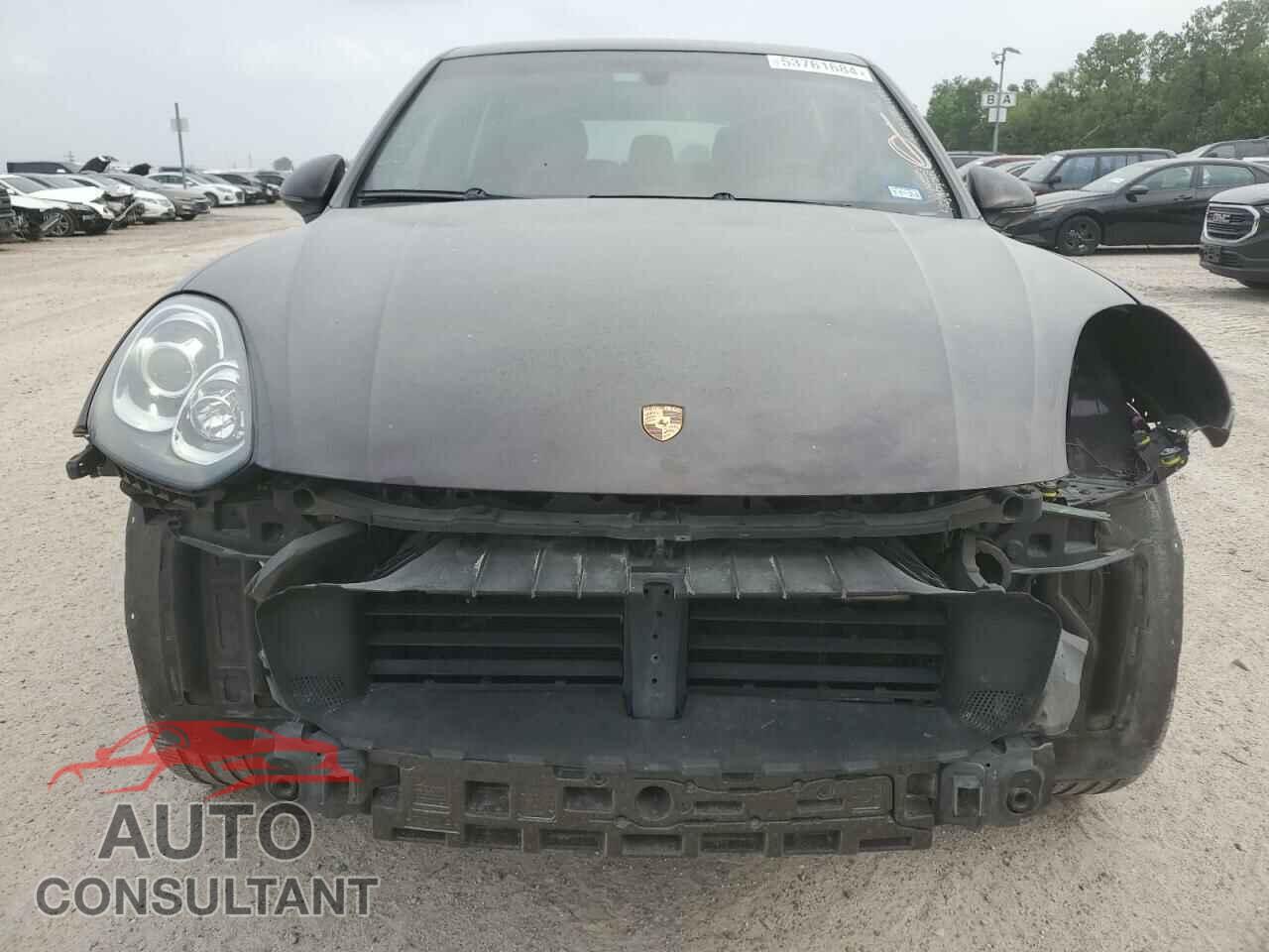 PORSCHE CAYENNE 2016 - WP1AA2A25GKA08511