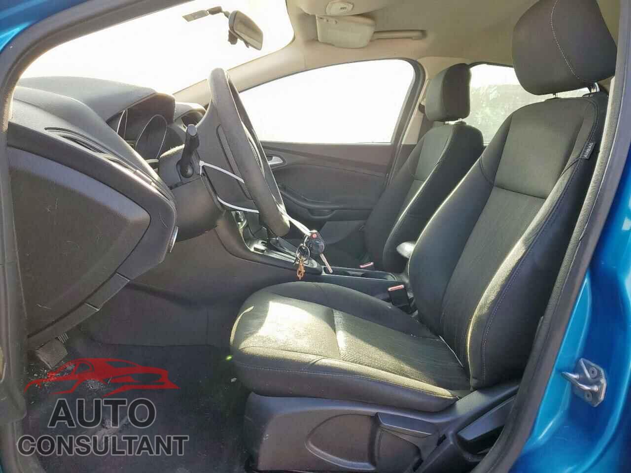 FORD FOCUS 2017 - 1FADP3F23HL204492
