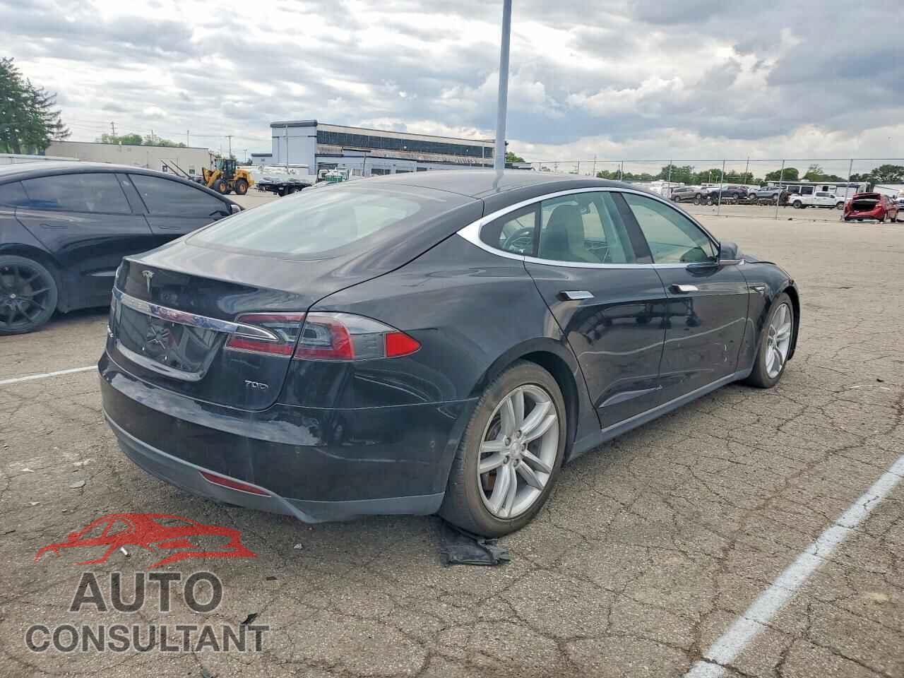TESLA MODEL S 2015 - 5YJSA1S22FF096783