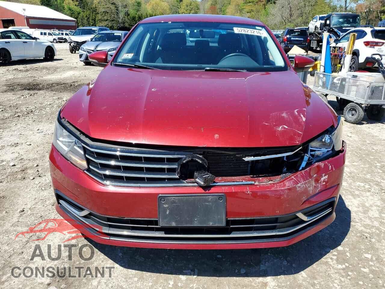 VOLKSWAGEN PASSAT 2017 - 1VWAT7A33HC030193