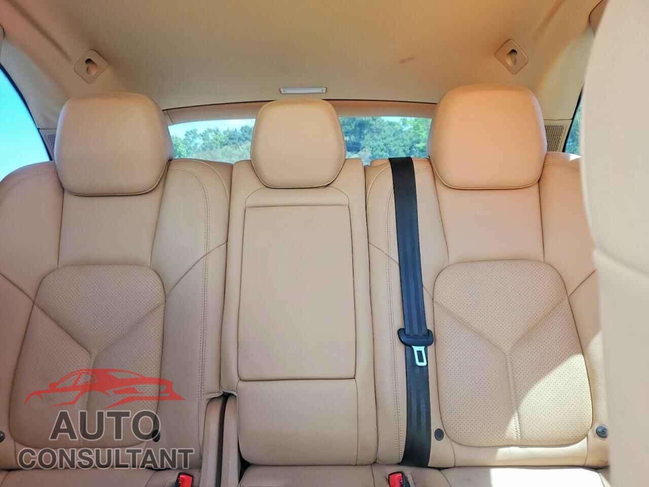 PORSCHE CAYENNE 2016 - WP1AA2A23GLA03575