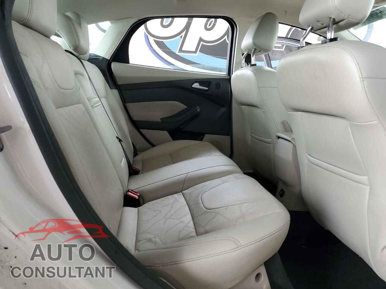 FORD FOCUS 2012 - 1FAHP3R49CL458375