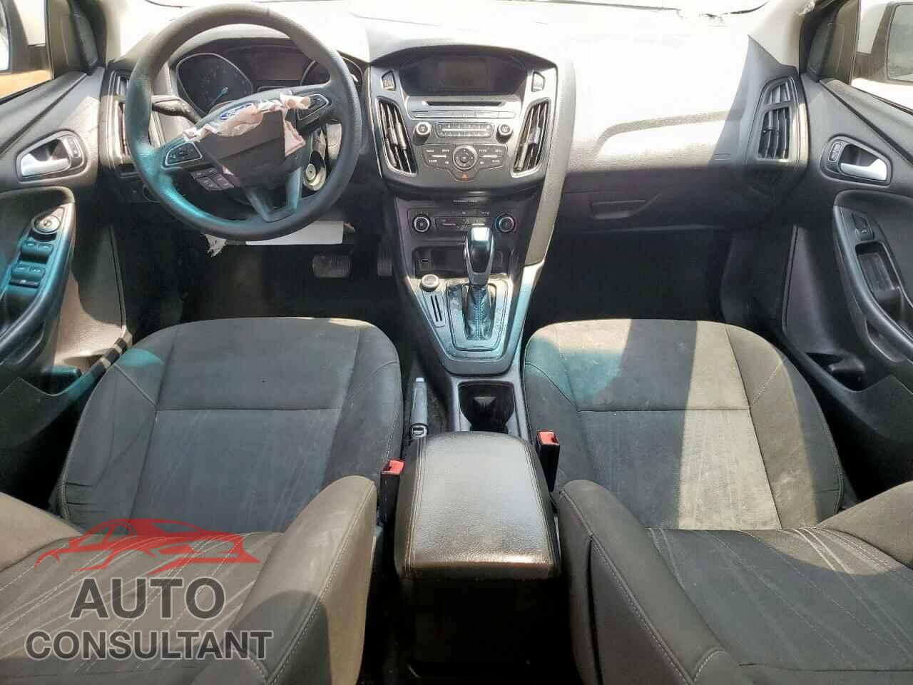 FORD FOCUS 2015 - 1FADP3K22FL229550