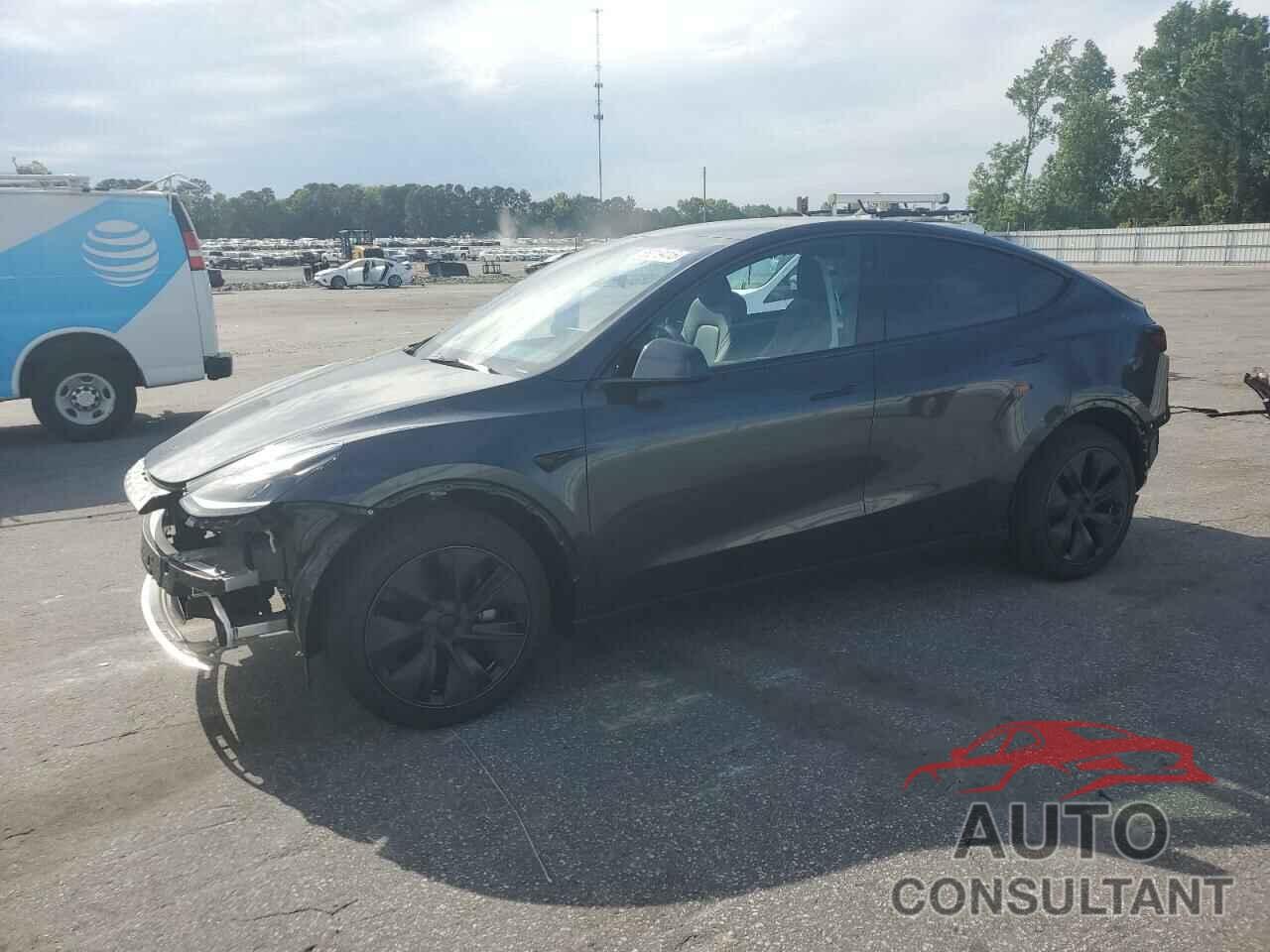 TESLA MODEL Y 2025 - 7SAYGAEE8SF304175