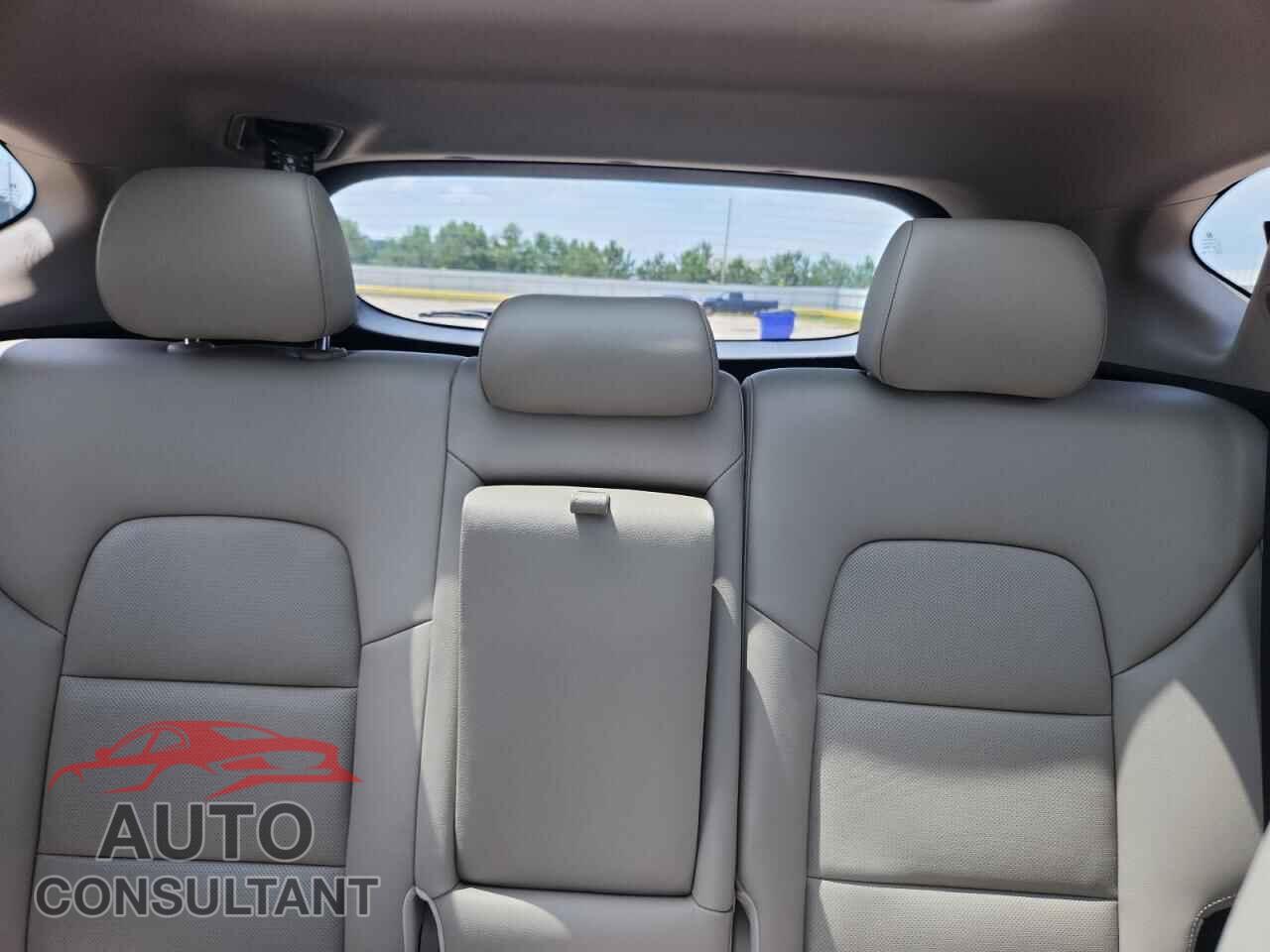HYUNDAI TUCSON 2018 - KM8J33A20JU650997