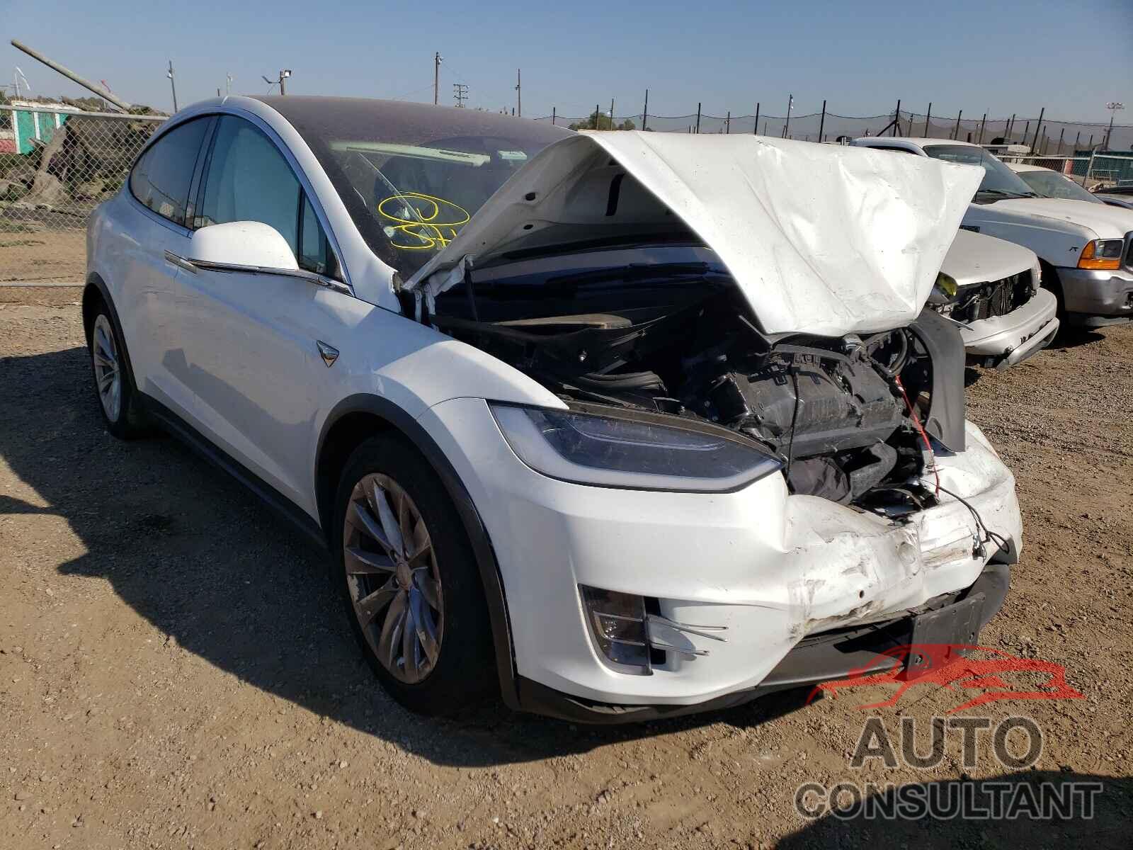 TESLA MODEL X 2018 - 5YJXCAE28JF116331