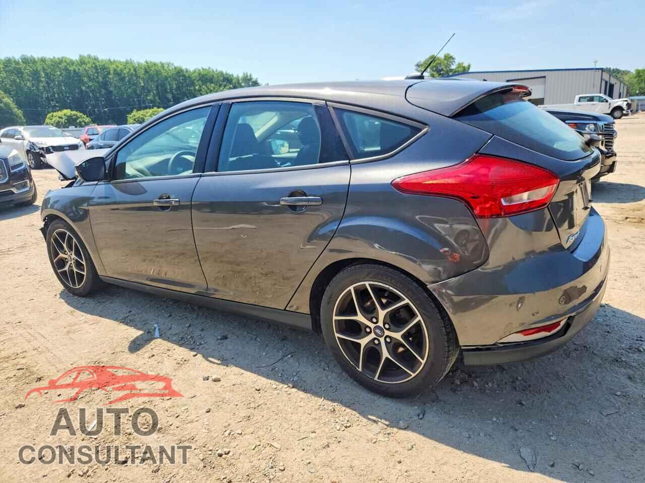 FORD FOCUS 2017 - 1FADP3M2XHL323174