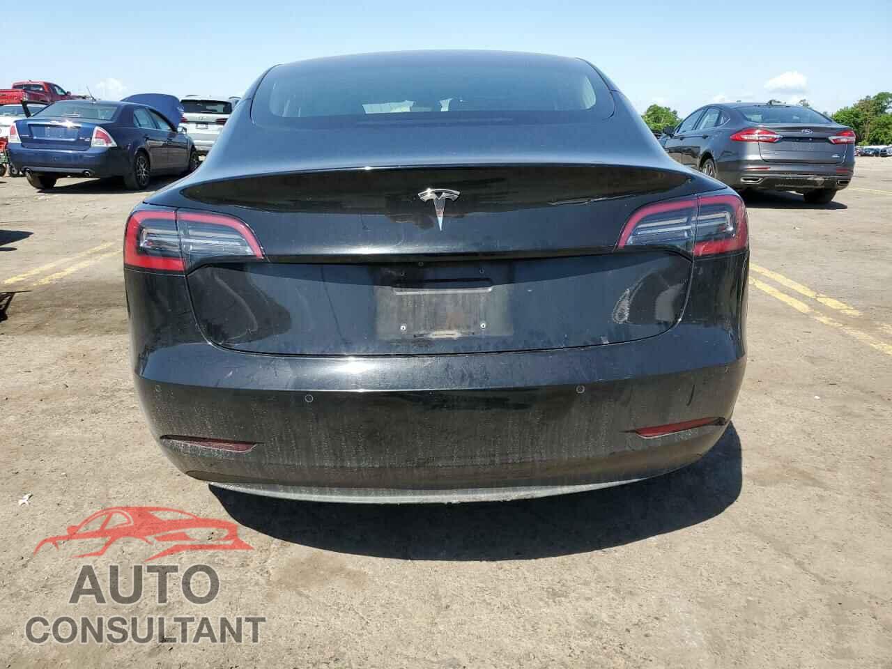 TESLA MODEL 3 2018 - 5YJ3E1EA1JF156511