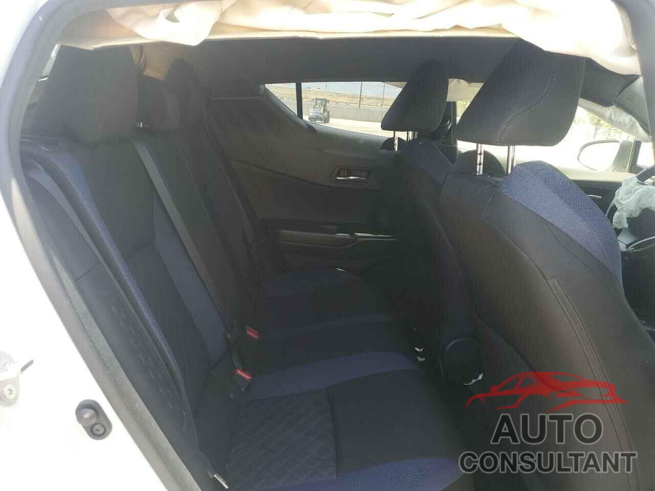 TOYOTA C-HR 2020 - JTNKHMBX0L1067730