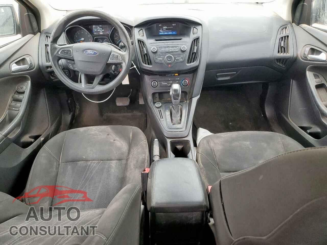 FORD FOCUS 2015 - 1FADP3F29FL204395