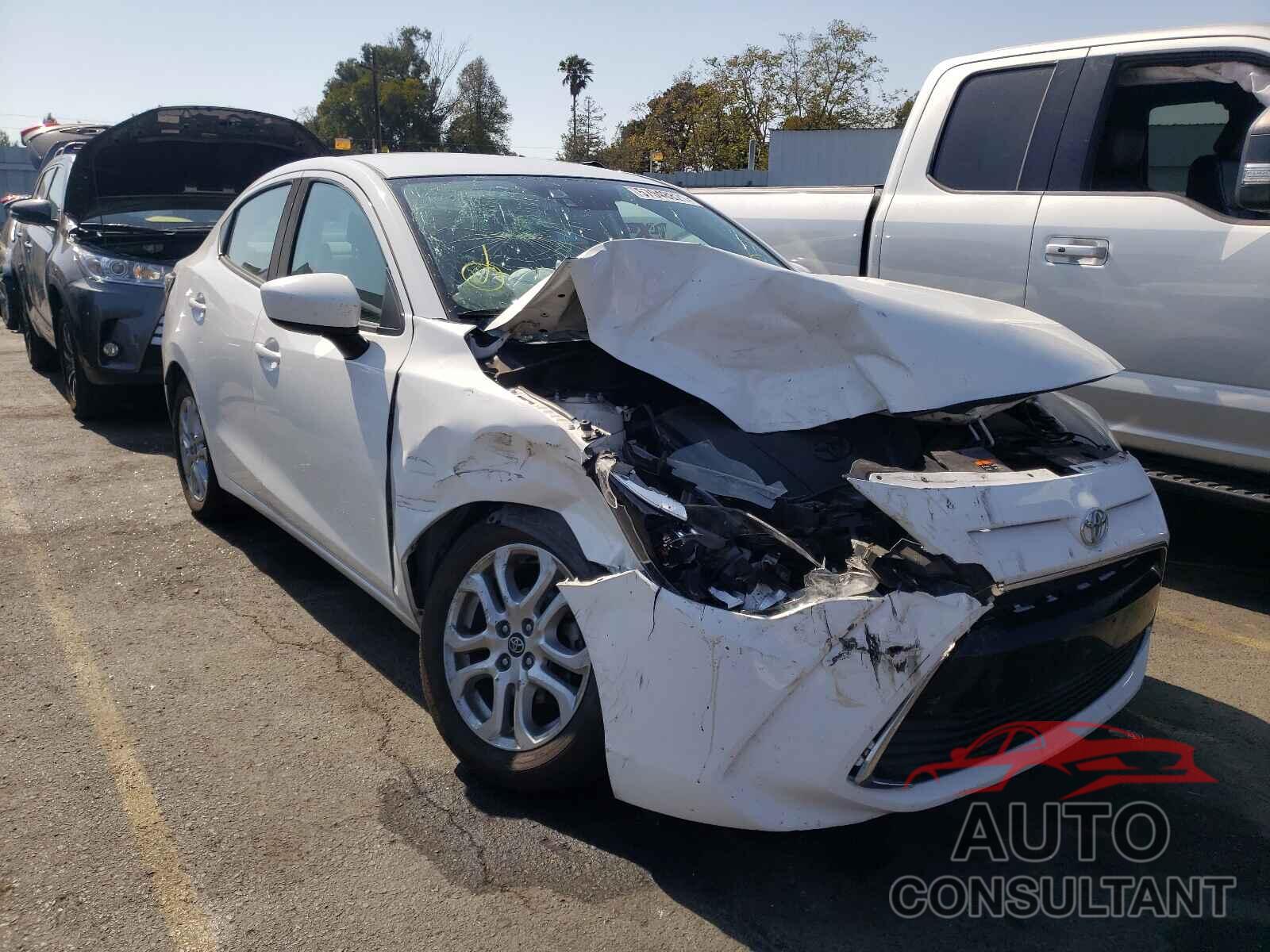 TOYOTA YARIS 2017 - 3MYDLBYV5HY187291
