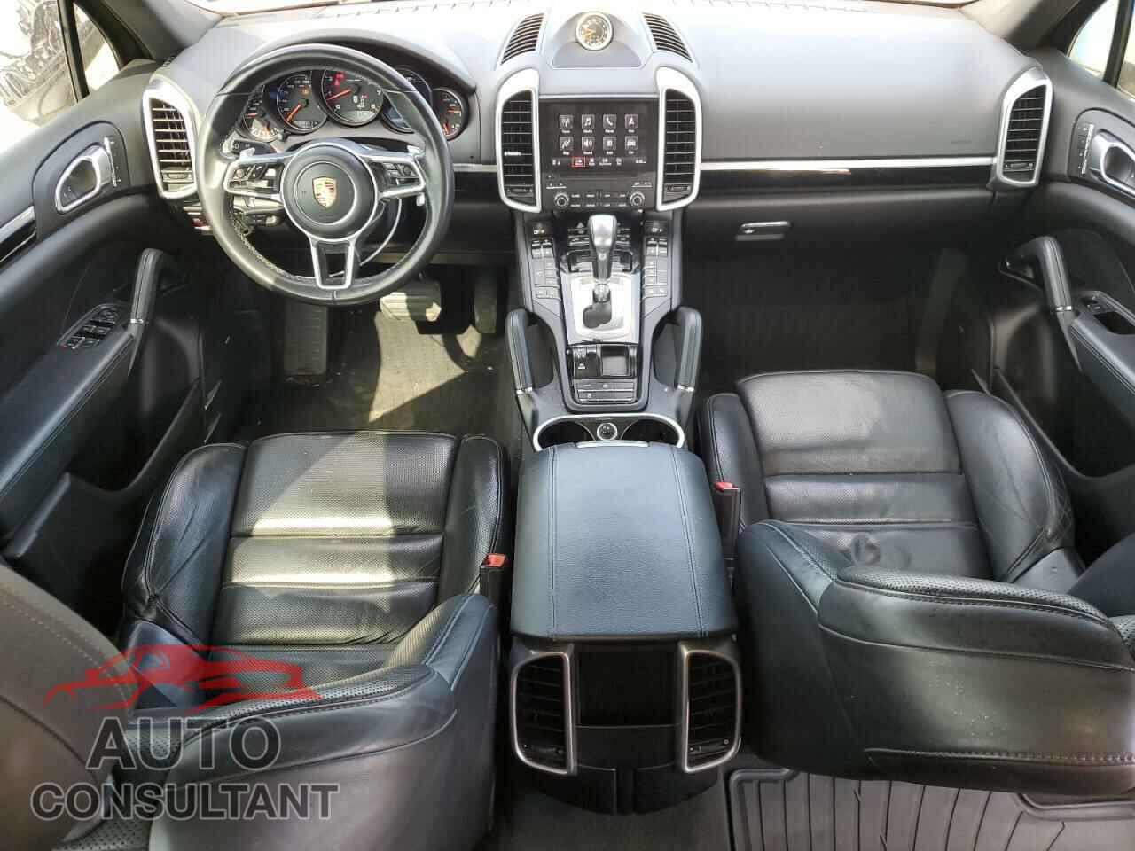 PORSCHE CAYENNE 2017 - WP1AA2A24HKA89891