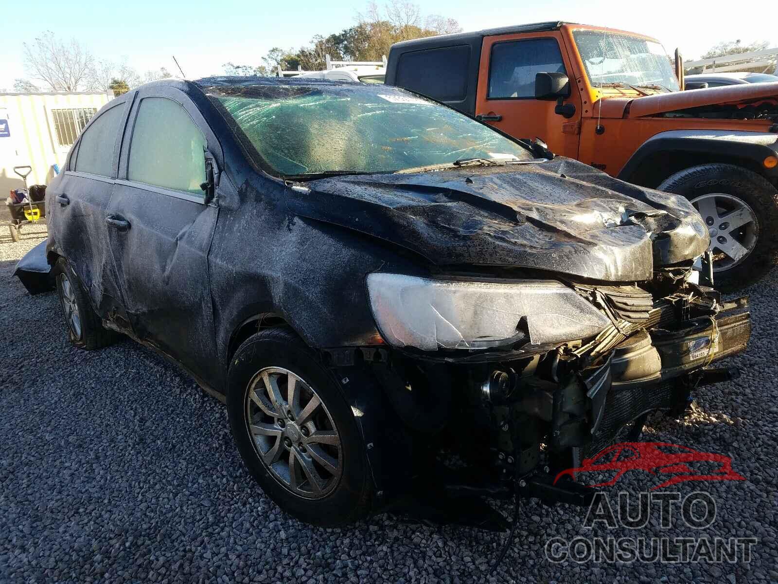 CHEVROLET SONIC 2017 - 1G1JD5SH8H4147656