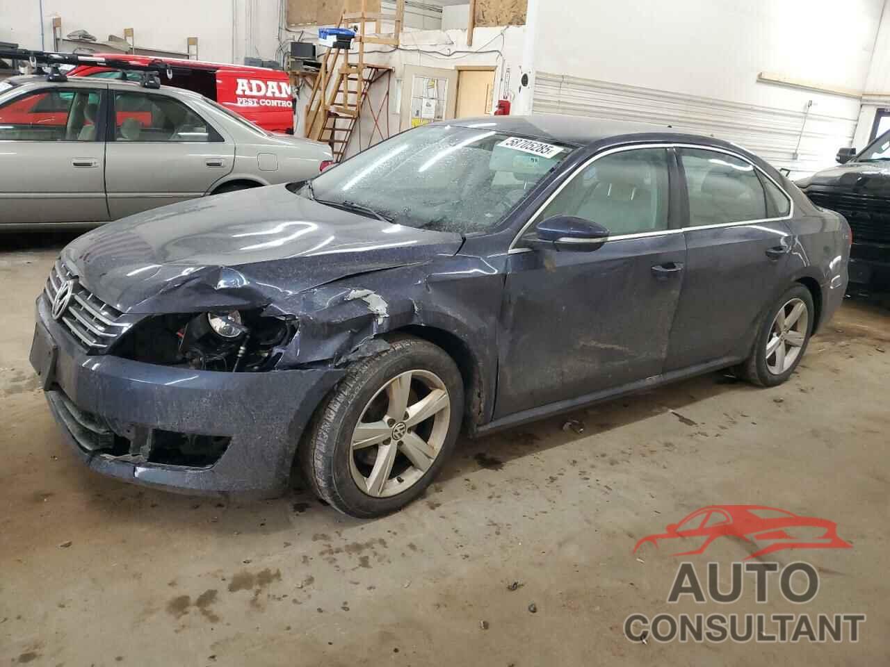VOLKSWAGEN PASSAT 2012 - 1VWBH7A33CC083510