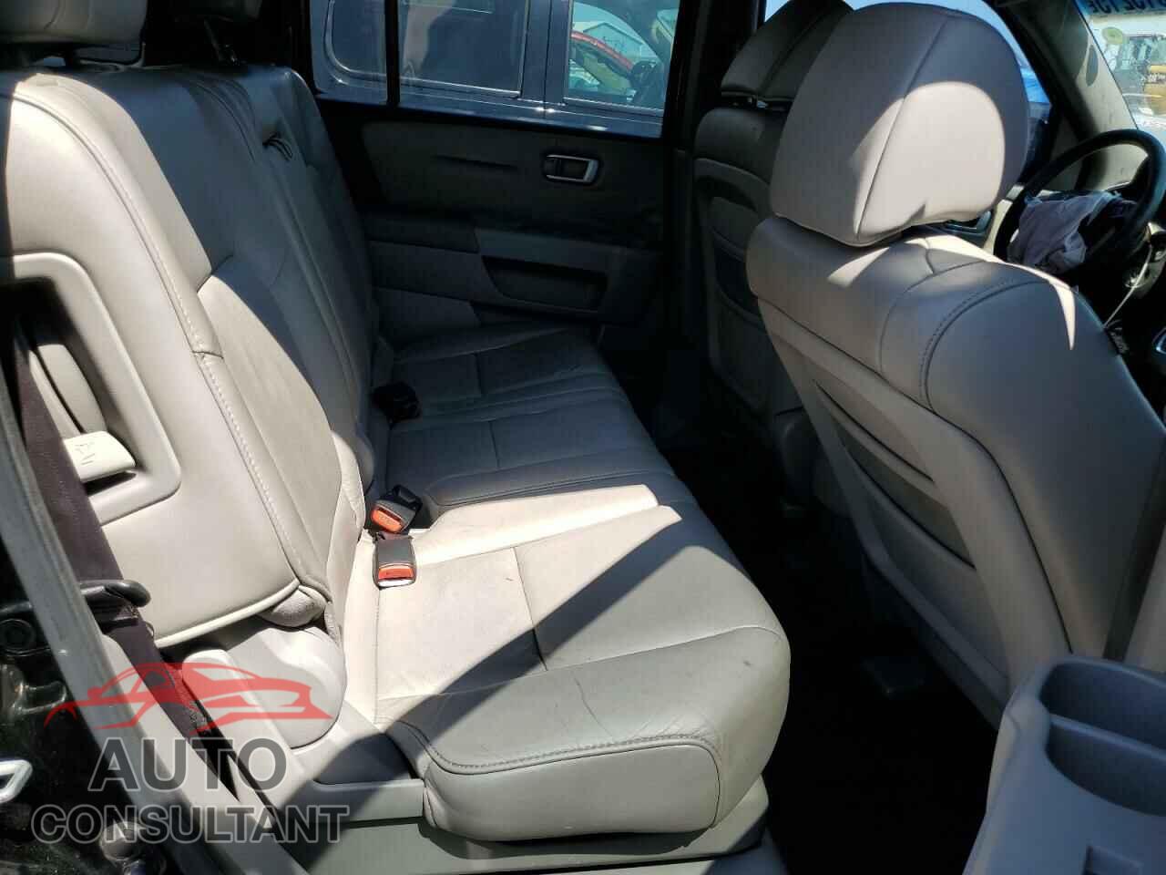 HONDA PILOT 2011 - 5FNYF3H5XBB020344