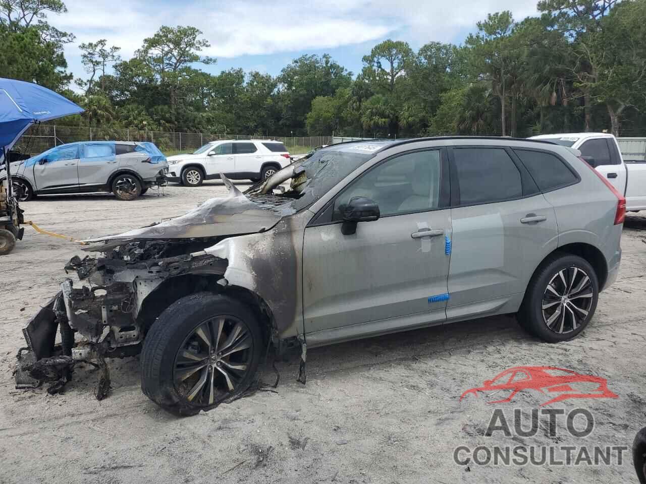 VOLVO XC60 PLUS 2025 - YV4M12RC4S1215995