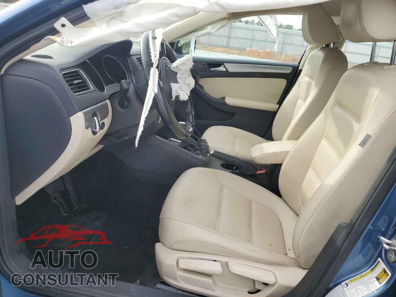 VOLKSWAGEN JETTA 2017 - 3VWDB7AJXHM249262