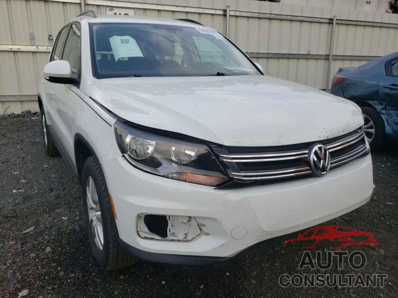 VOLKSWAGEN TIGUAN 2017 - WVGAV7AX5HW512657