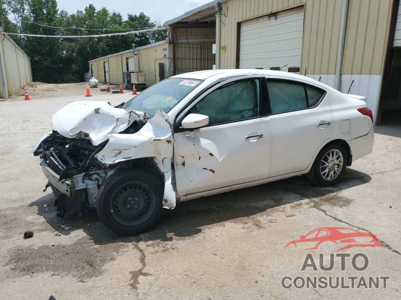 NISSAN VERSA 2018 - 3N1CN7AP6JL883015