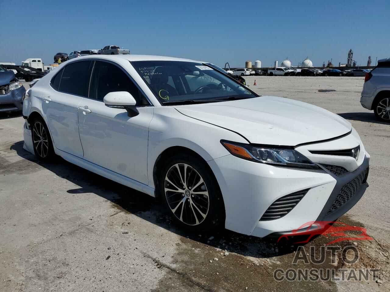 TOYOTA CAMRY 2018 - 4T1B11HK1JU671488
