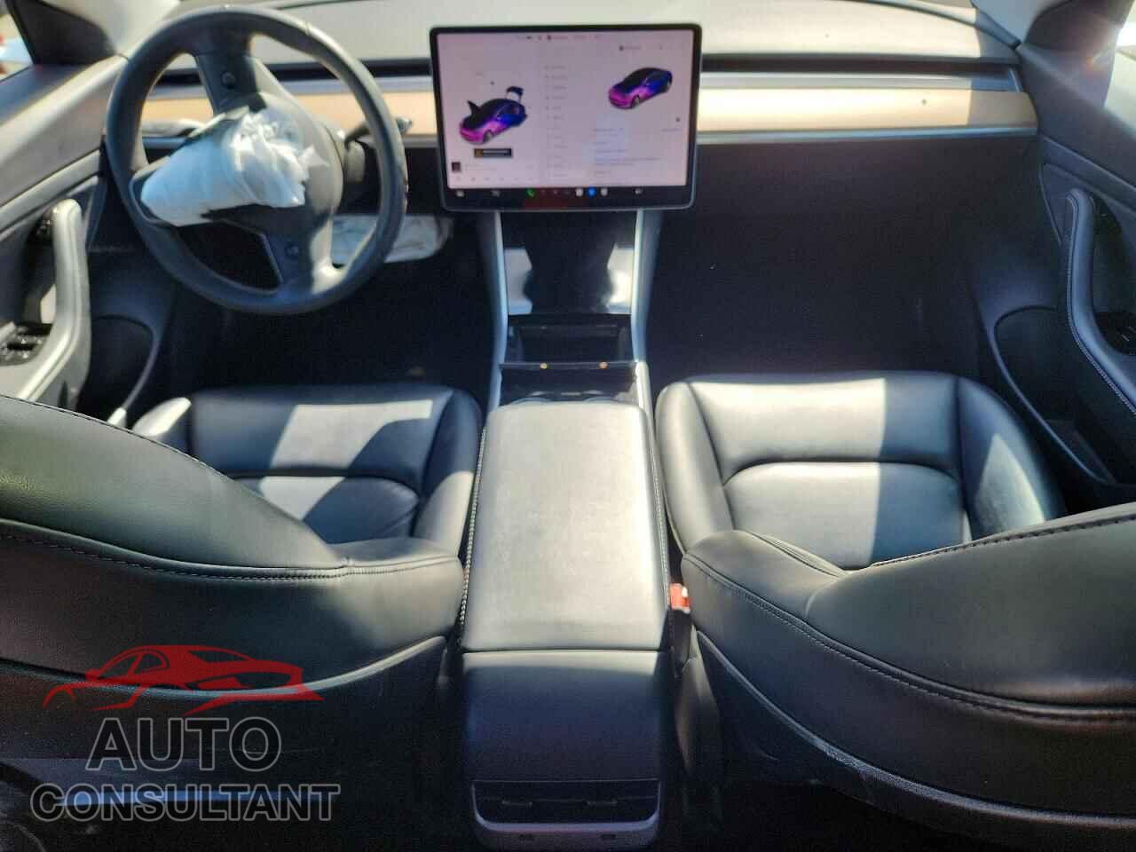 TESLA UNKNOWN 2020 - 5YJ3E1EA3LF645818