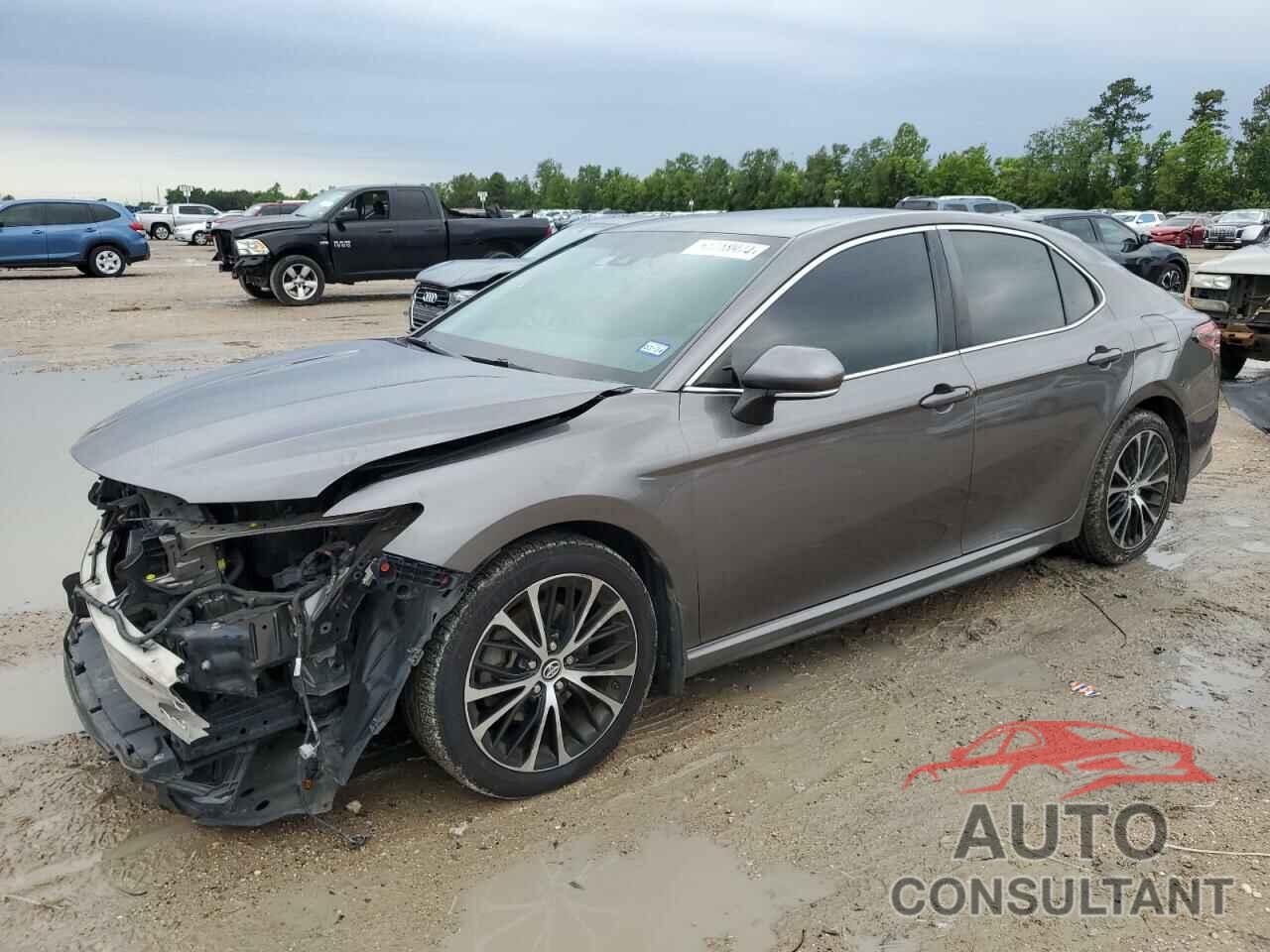 TOYOTA CAMRY 2018 - 4T1B11HK1JU068430