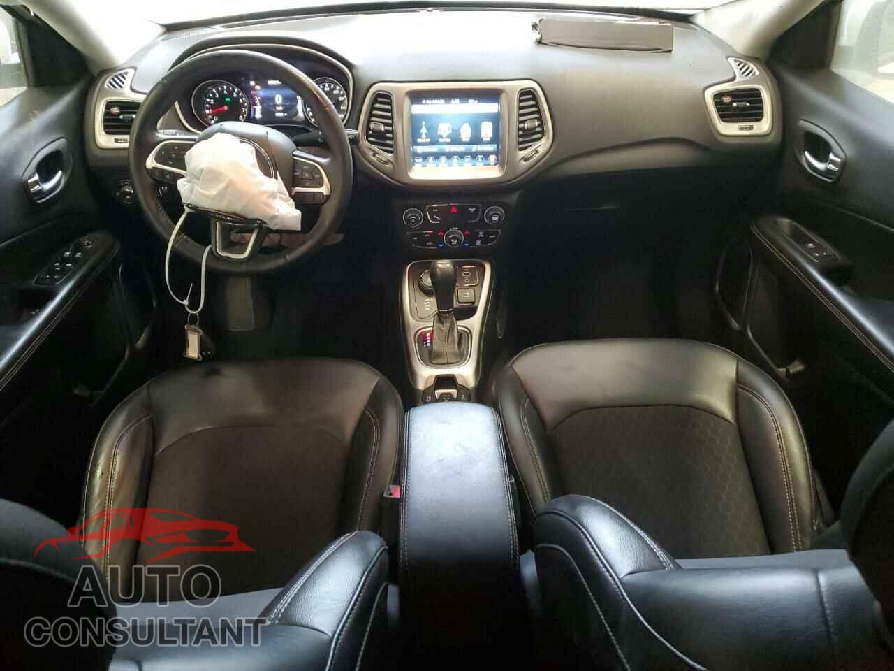 JEEP COMPASS 2019 - 3C4NJDBB8KT599471