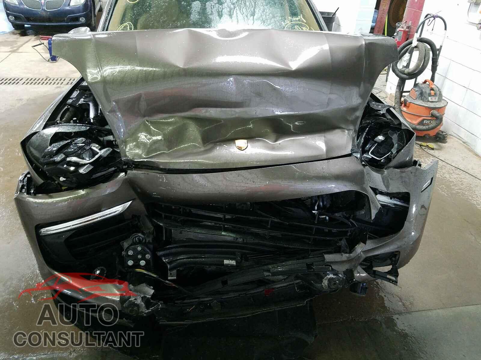 PORSCHE CAYENNE 2016 - WP1AA2A28GKA09247