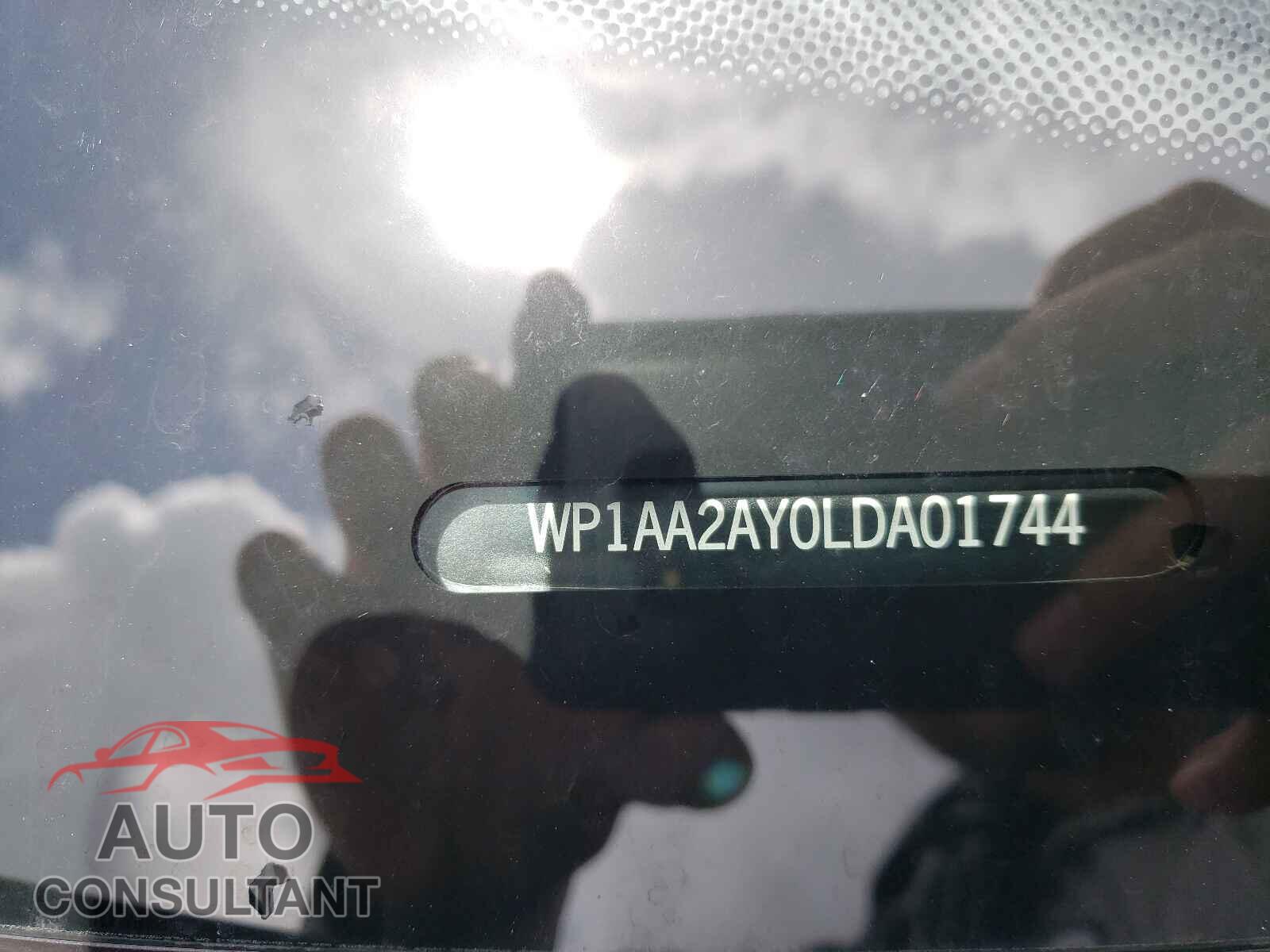 PORSCHE CAYENNE 2020 - WP1AA2AY0LDA01744