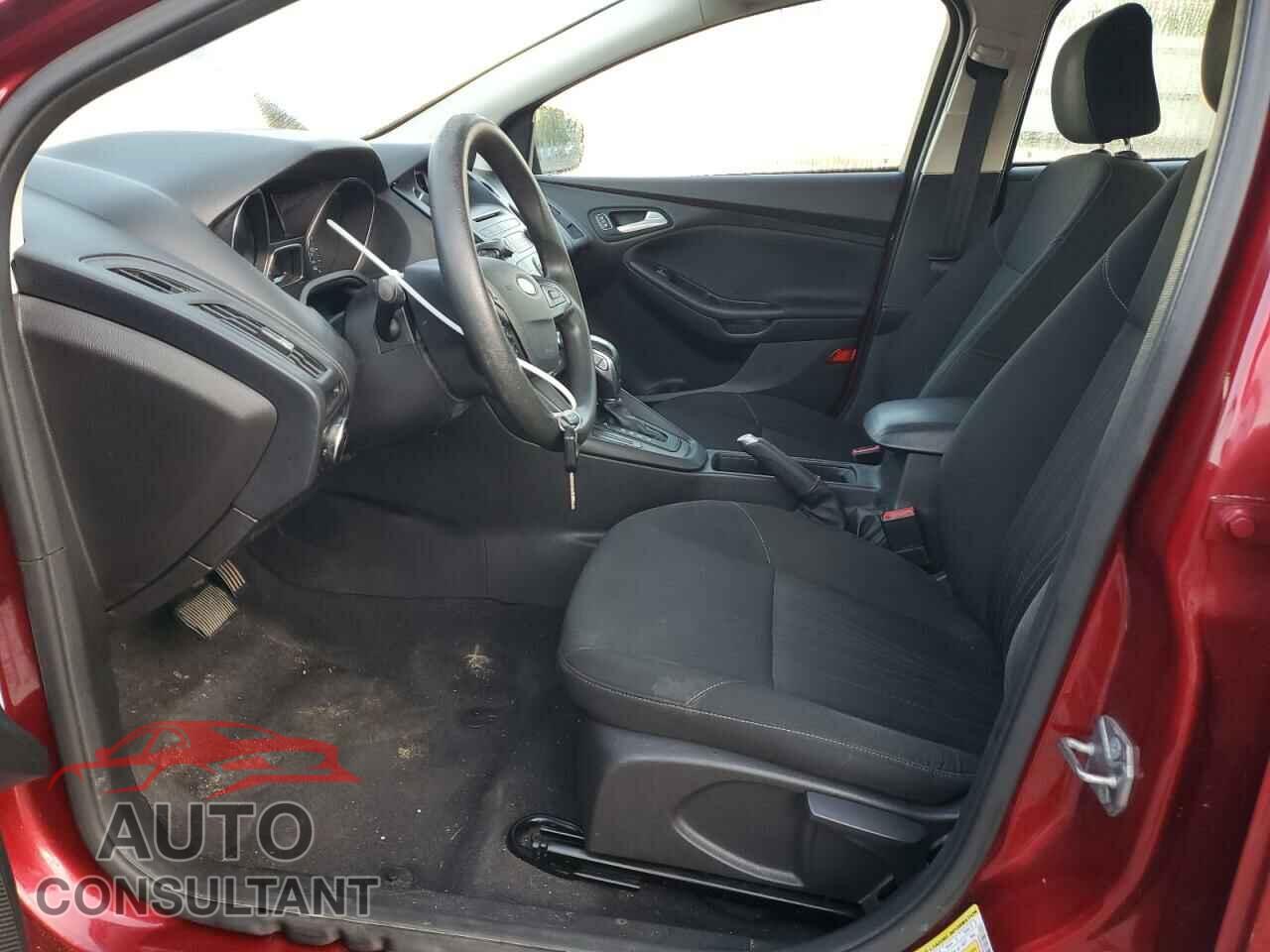 FORD FOCUS 2015 - 1FADP3F2XFL323377