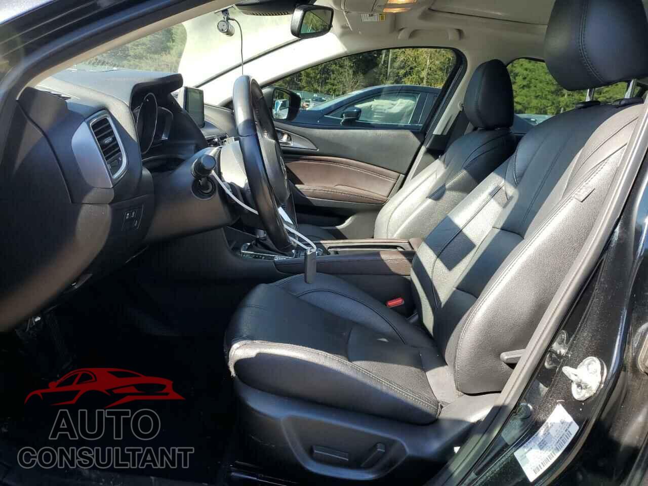 MAZDA 3 2018 - 3MZBN1W33JM190874