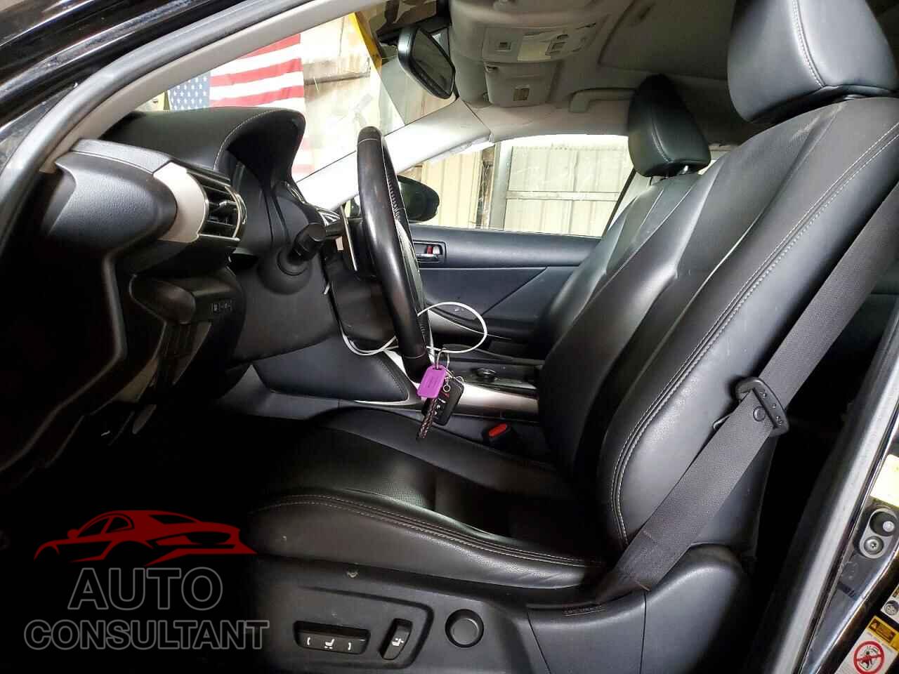 LEXUS IS 2016 - JTHBA1D24G5009934