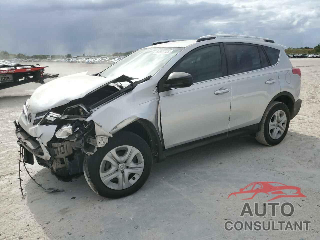 TOYOTA RAV4 2015 - JTMZFREV0FJ025255