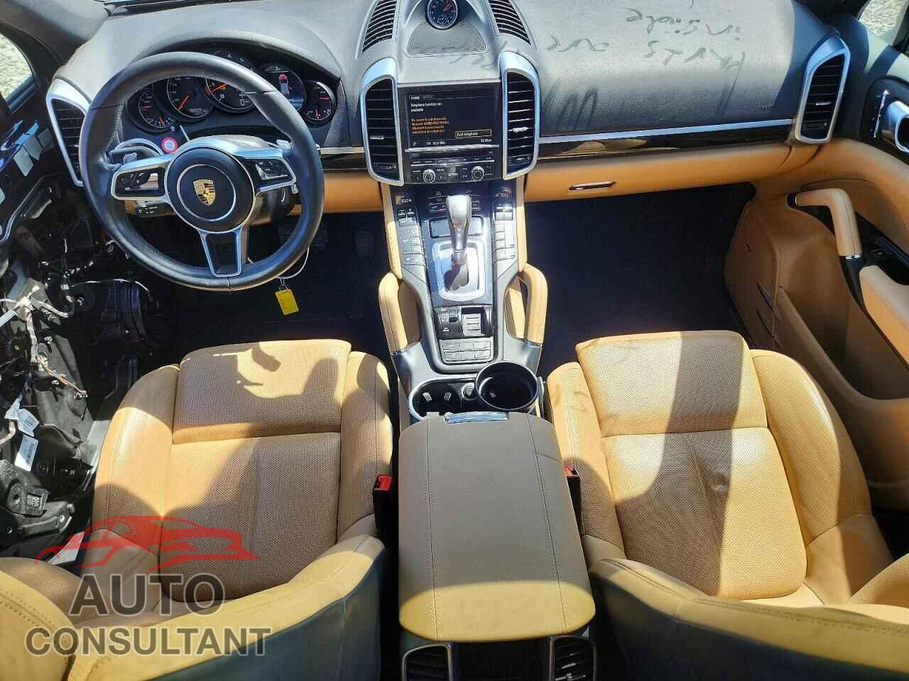 PORSCHE CAYENNE 2016 - WP1AA2A23GKA13223