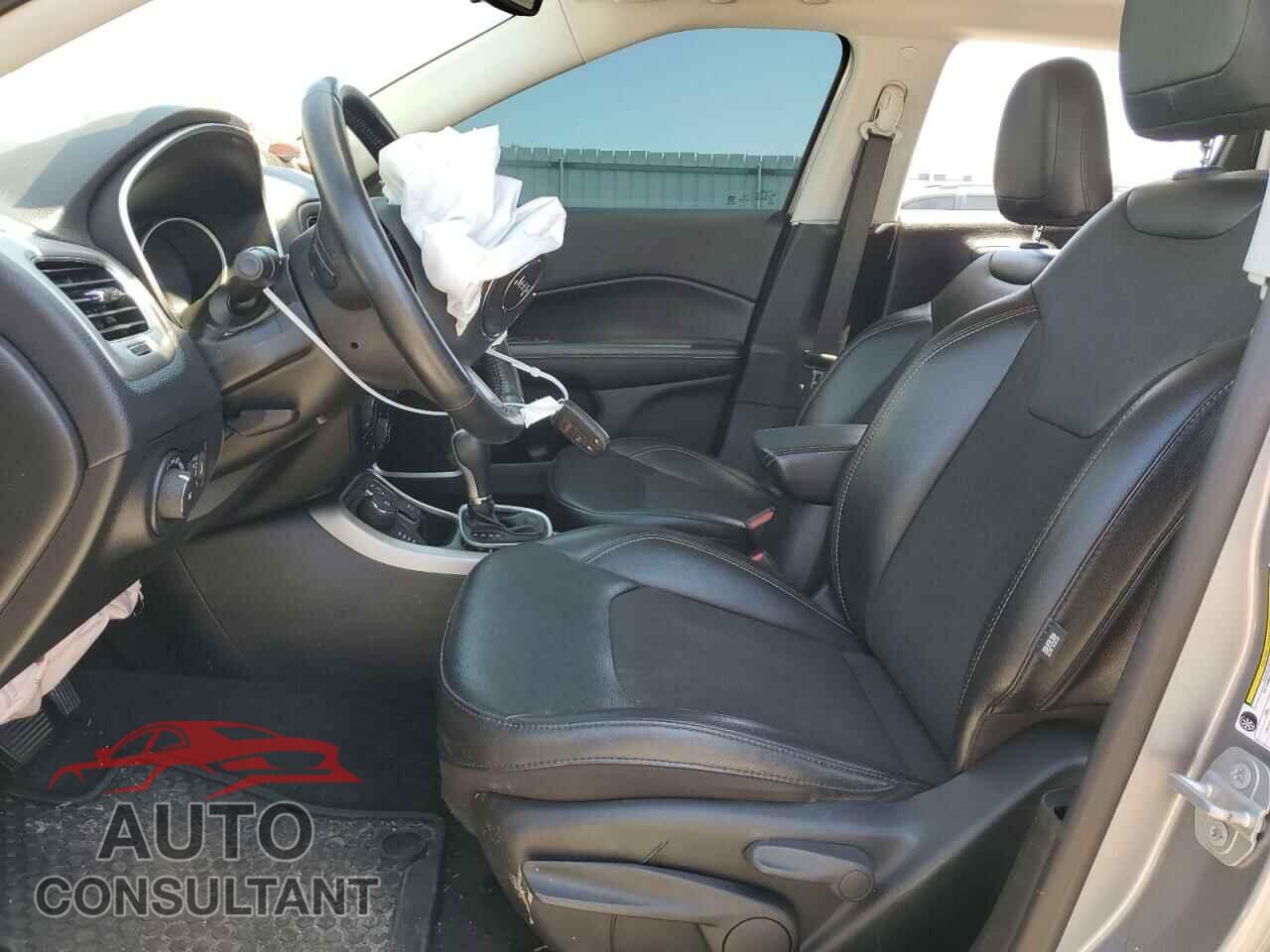 JEEP COMPASS 2020 - 3C4NJDBB1LT135312