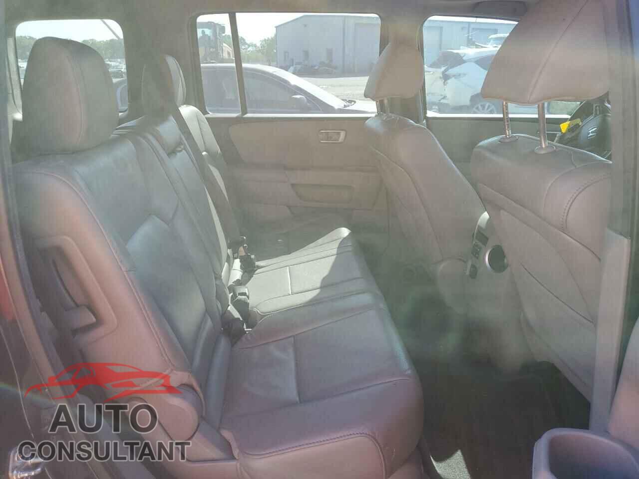 HONDA PILOT 2013 - 5FNYF3H50DB004527