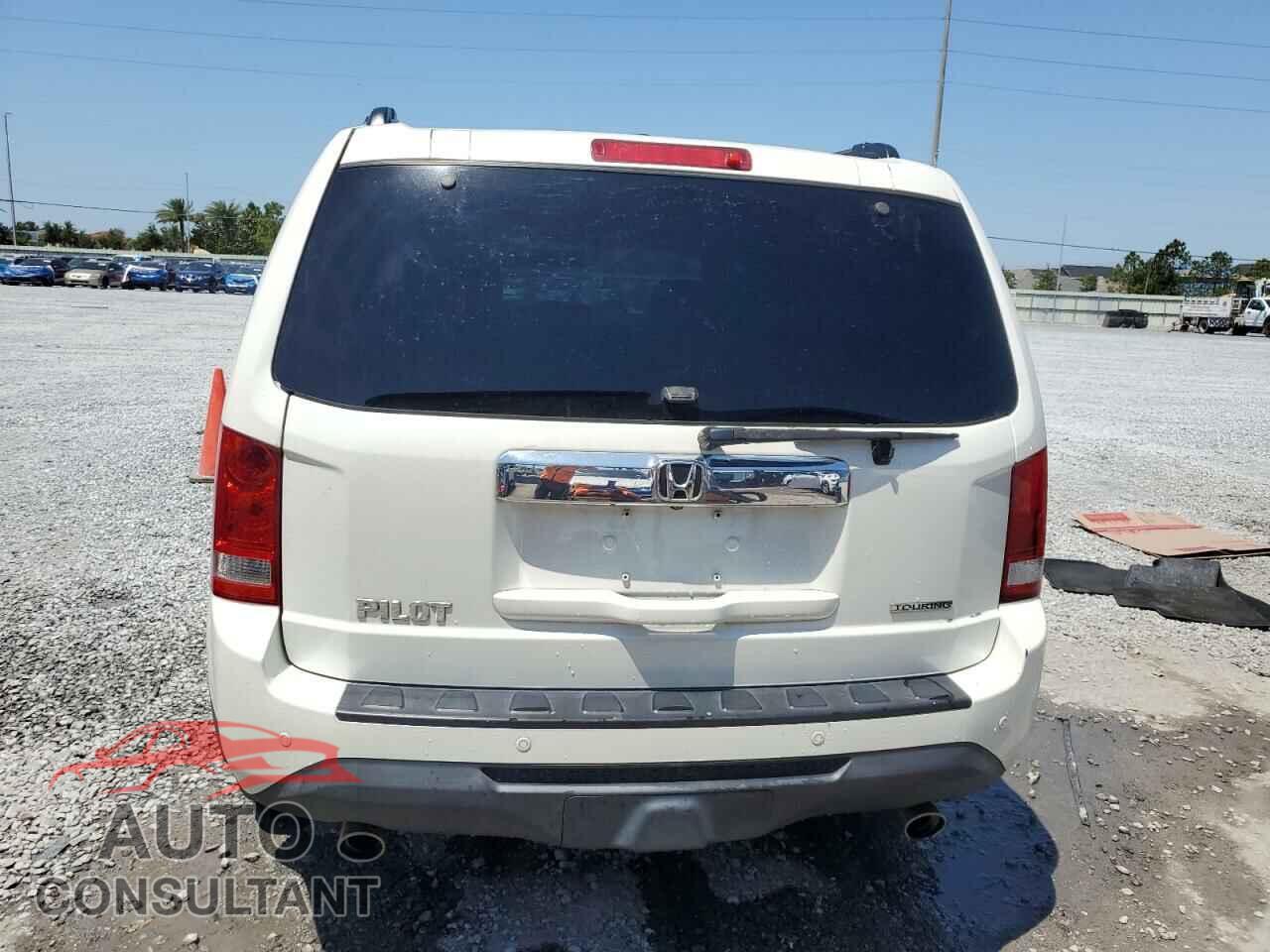 HONDA PILOT 2015 - 5FNYF3H98FB018570