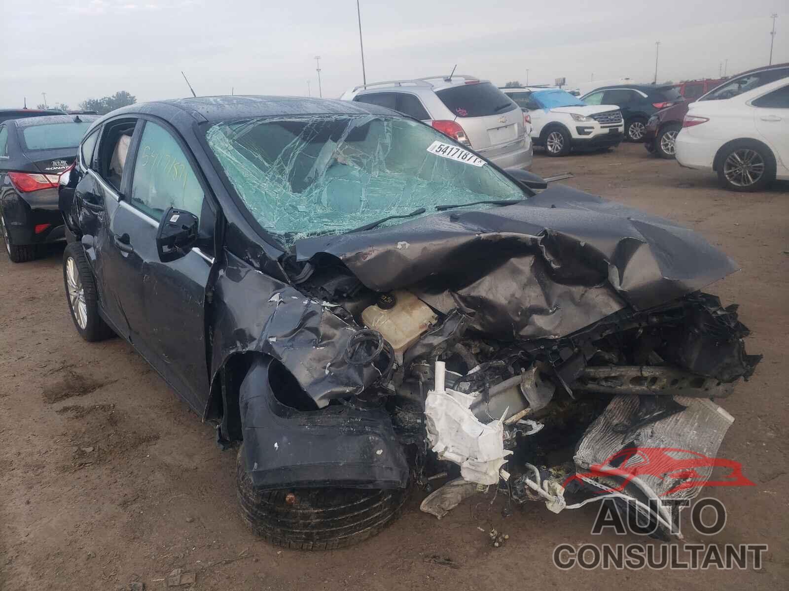 FORD FOCUS 2017 - 1FADP3N26HL313319