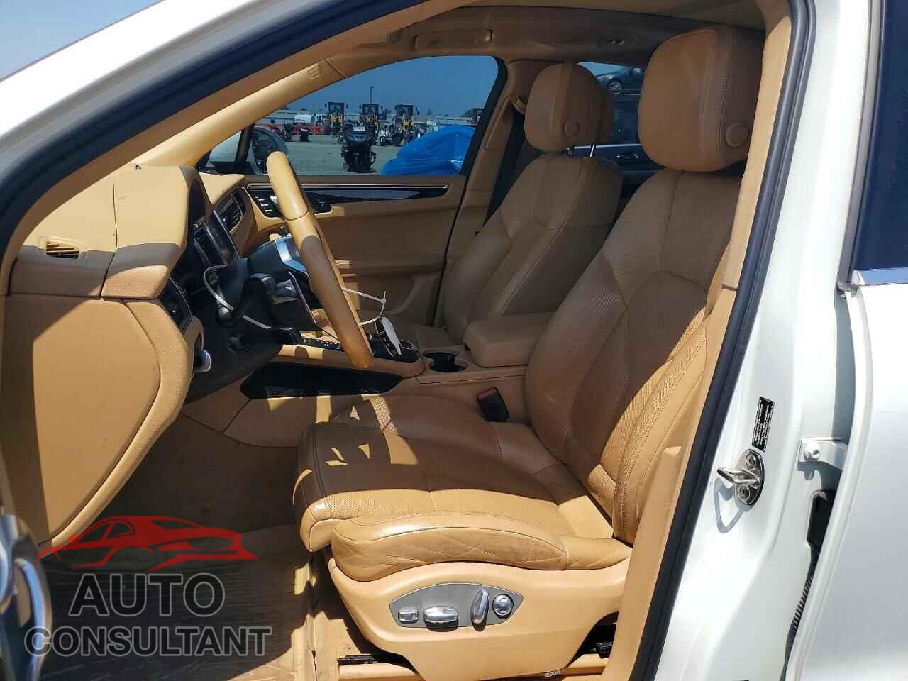PORSCHE MACAN 2015 - WP1AB2A59FLB69640