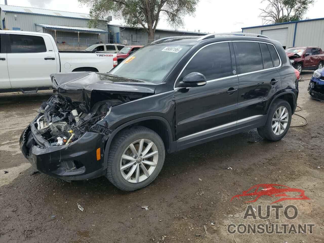 VOLKSWAGEN TIGUAN 2017 - WVGSV7AX5HK015166