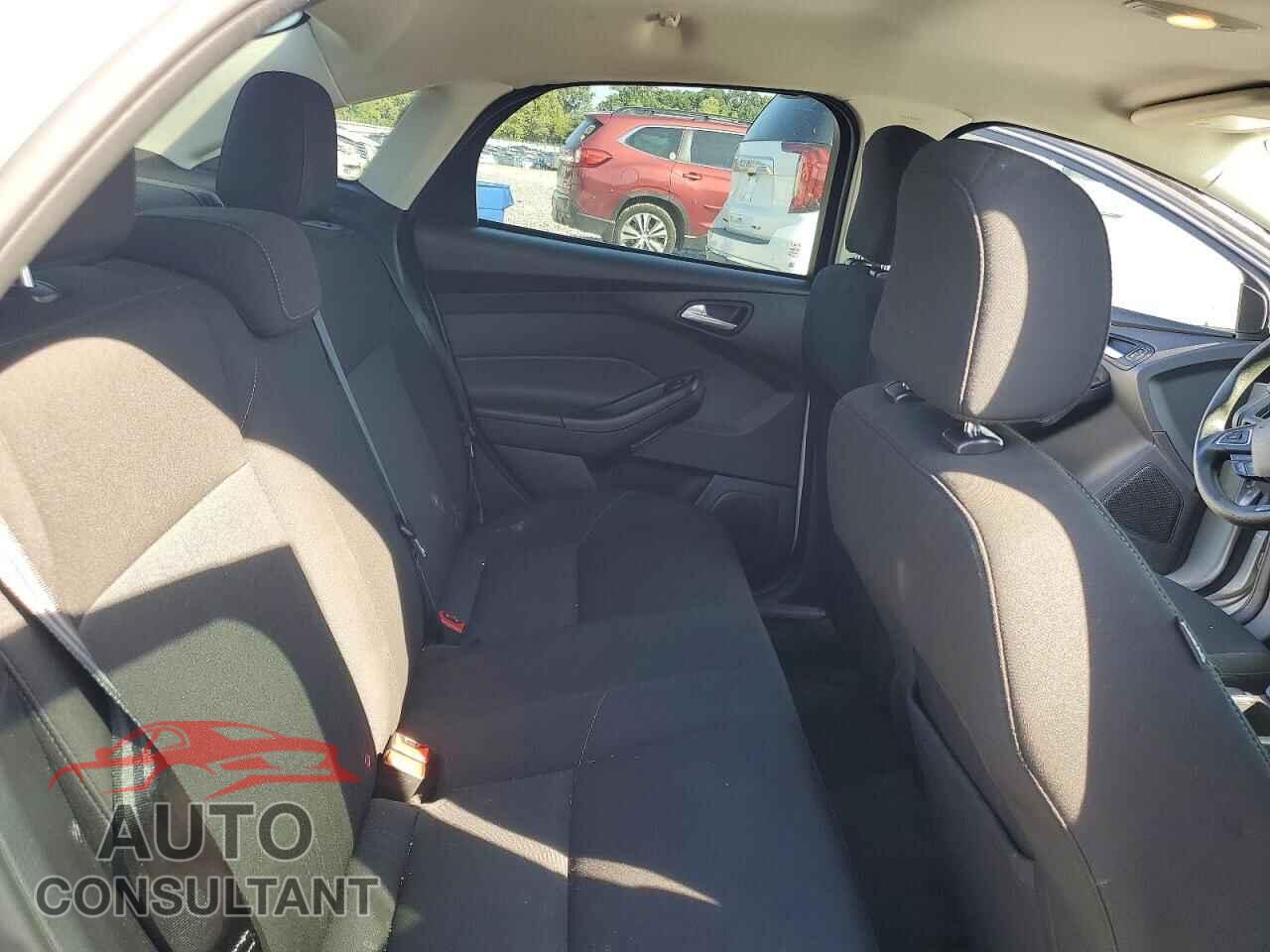 FORD FOCUS 2017 - 1FADP3F23HL330237