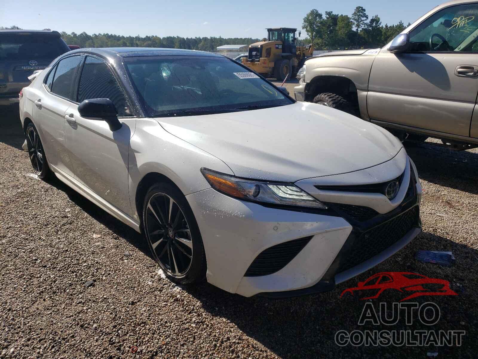 TOYOTA CAMRY 2018 - 4T1B61HKXJU141165