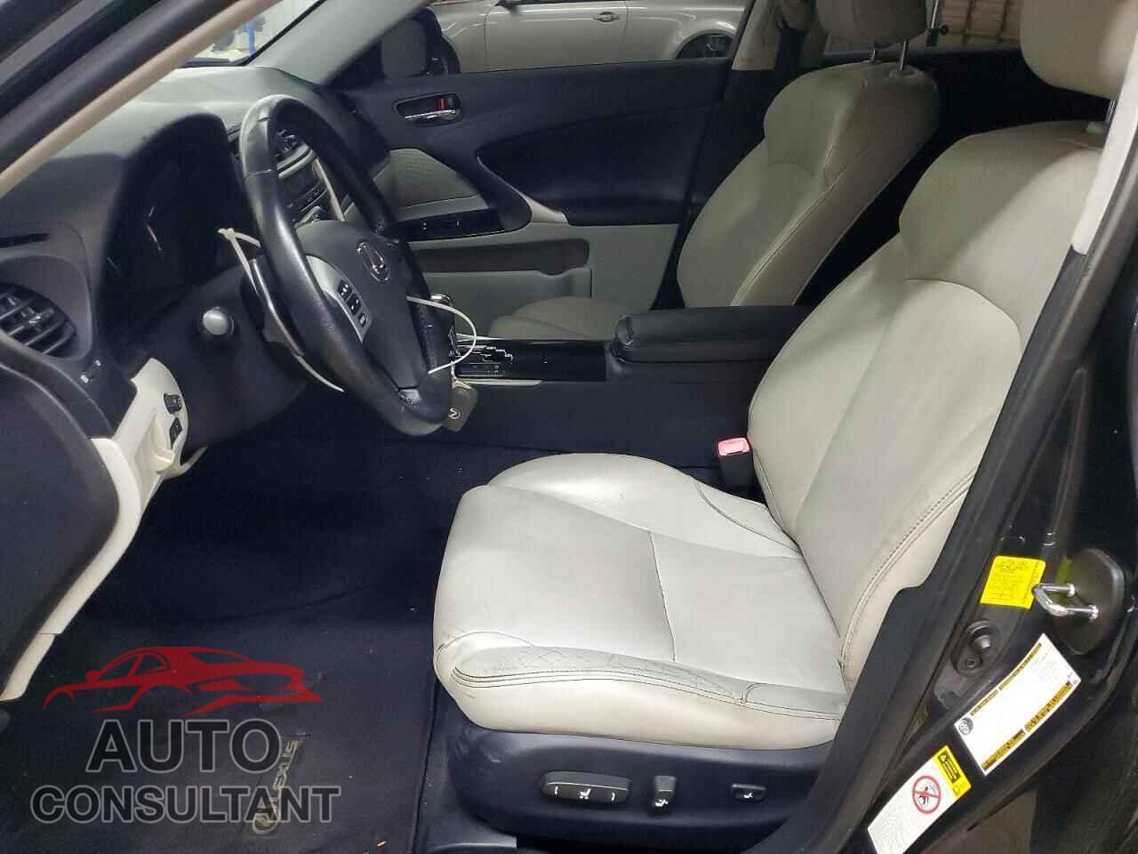 LEXUS IS 2011 - JTHBF5C22B5150696