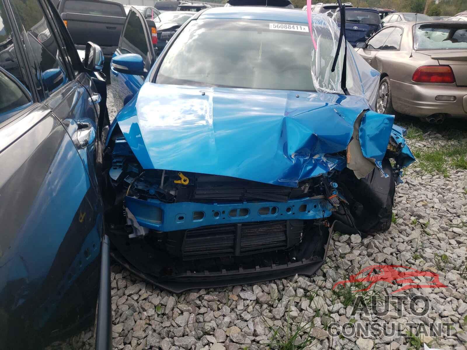 FORD FOCUS 2017 - 1FADP3F22HL213720